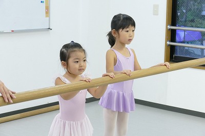 バレエ　バーレッスン